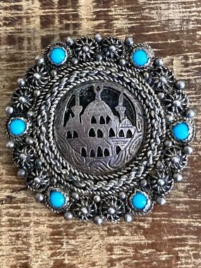 900 Silver Nu-Nu Dome Motif Vintage Filigree Brooch
